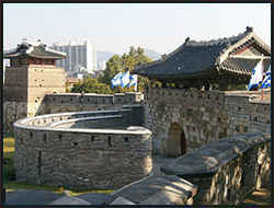 Die Hwaseong-Festung in Suwon in Südkorea