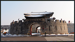 Die Hwaseong-Festung in Suwon in Südkorea